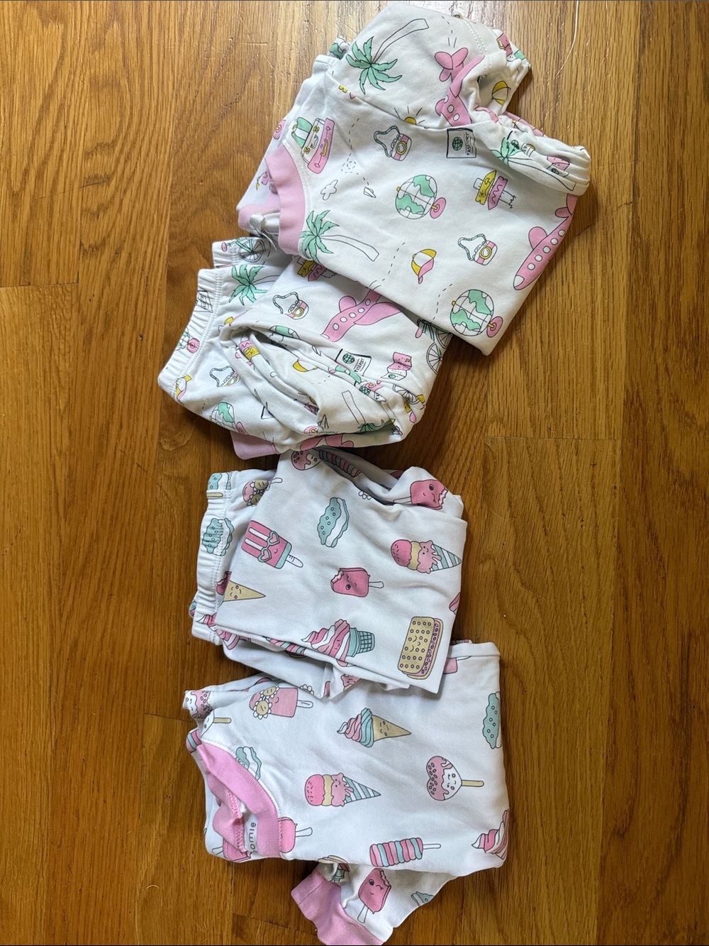 Two Pairs of Noomie PJs, sz 6